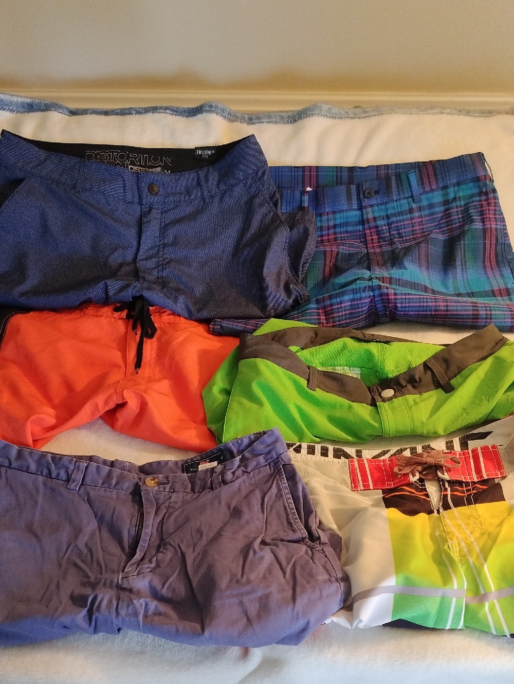 The North Face Vineyard Vines Billabong Distortion+ Shorts Bundle Men's 32-34 M